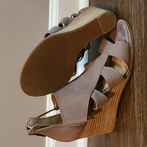 Lucky Brand Women's size 7.5 brown leather wedge sandals shoes